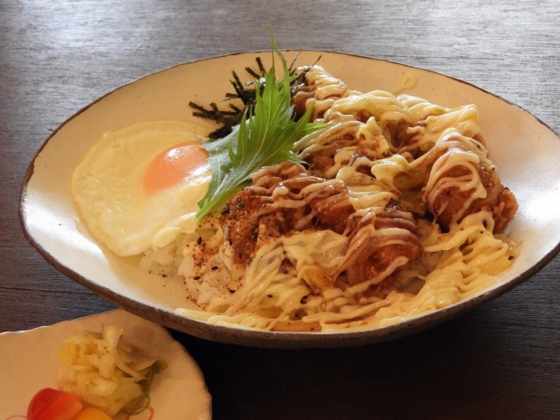 06照り焼きチキン丼